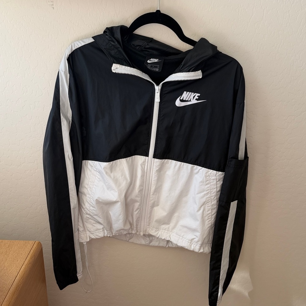 Nike Women's Two-Tone Black and White Utility Jacket